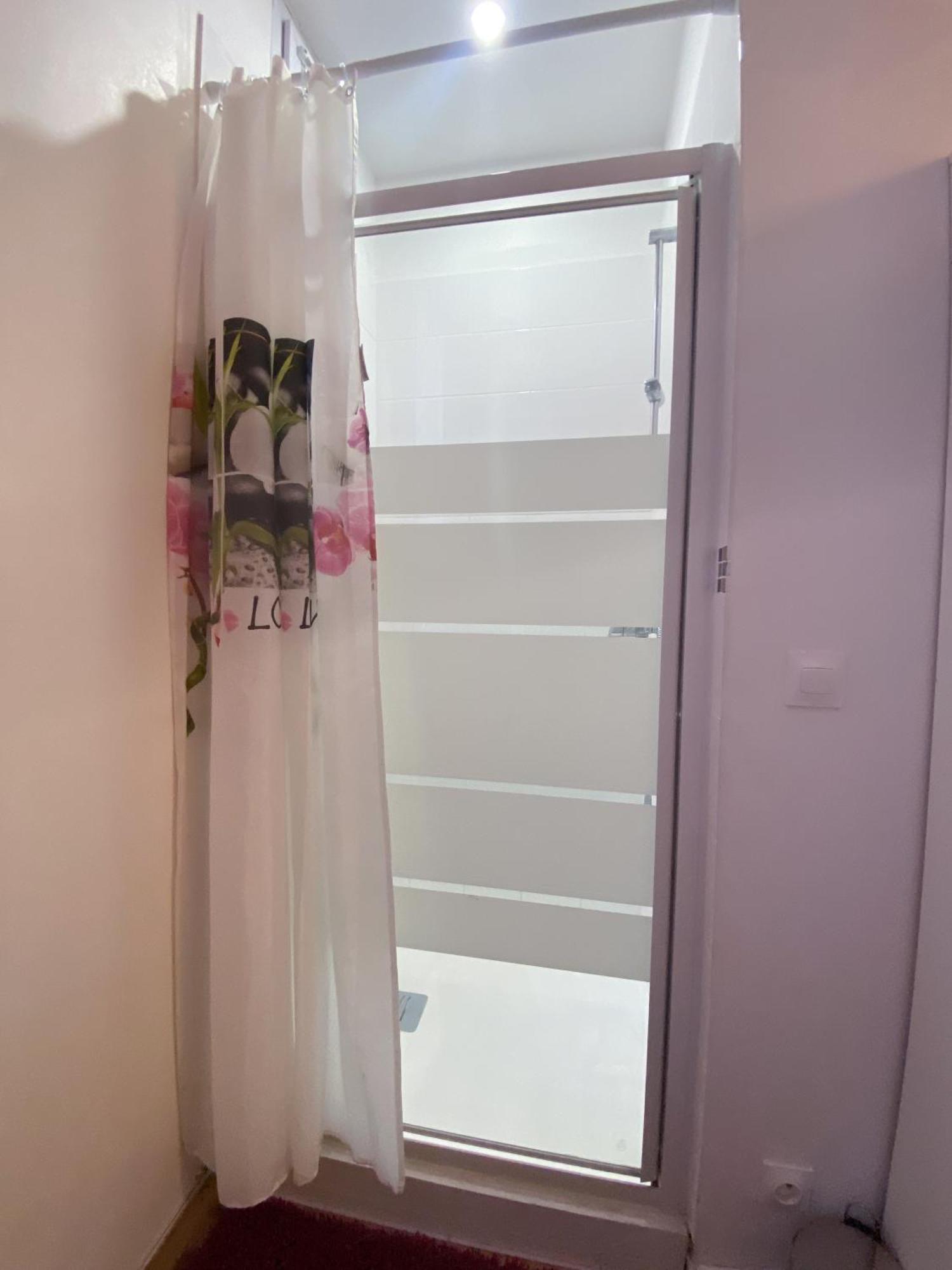 Nice Apartment Ideal To Visit Paris Clichy Buitenkant foto